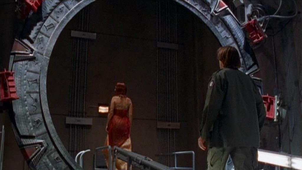 Daniel zeigt Hathor das Stargate.