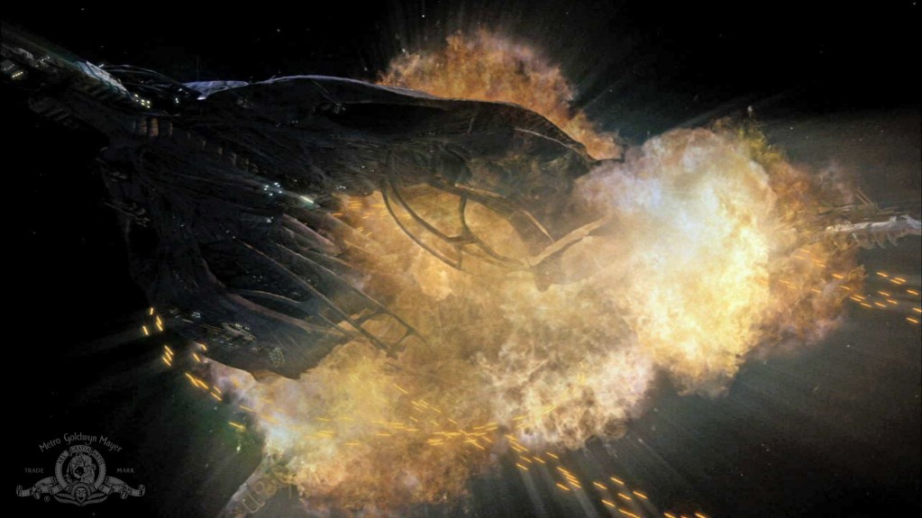 Das Basisschiff des Wraiths explodiert...