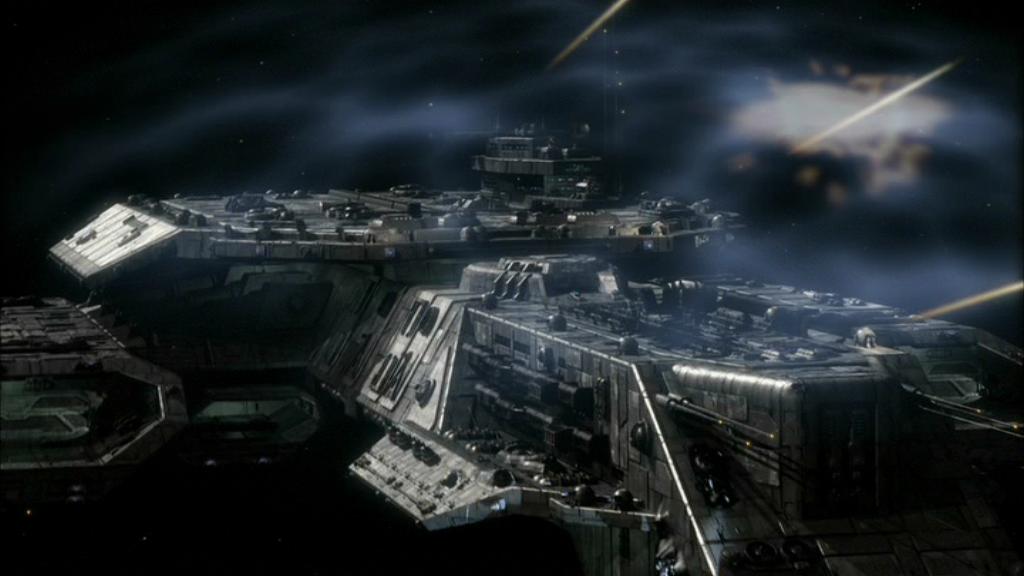 Der Schild der Daedalus ist aktiv, während die Railguns feuern.
