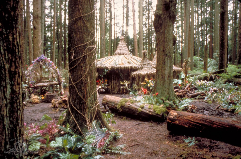 ...die ein Dorf im Wald bewohnt.