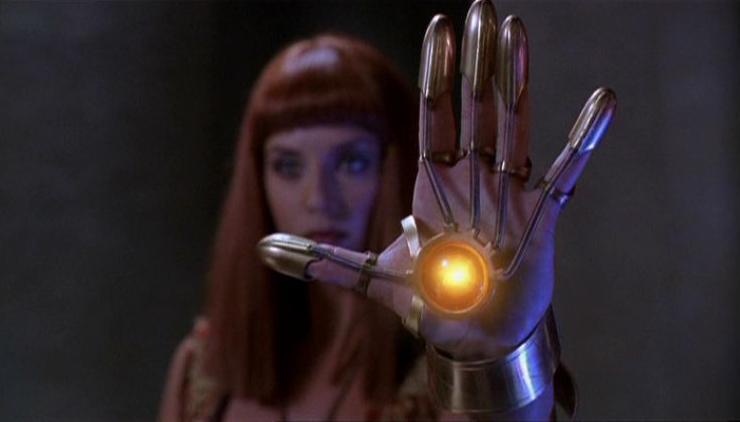 Hathor benutzt das Handmodul.