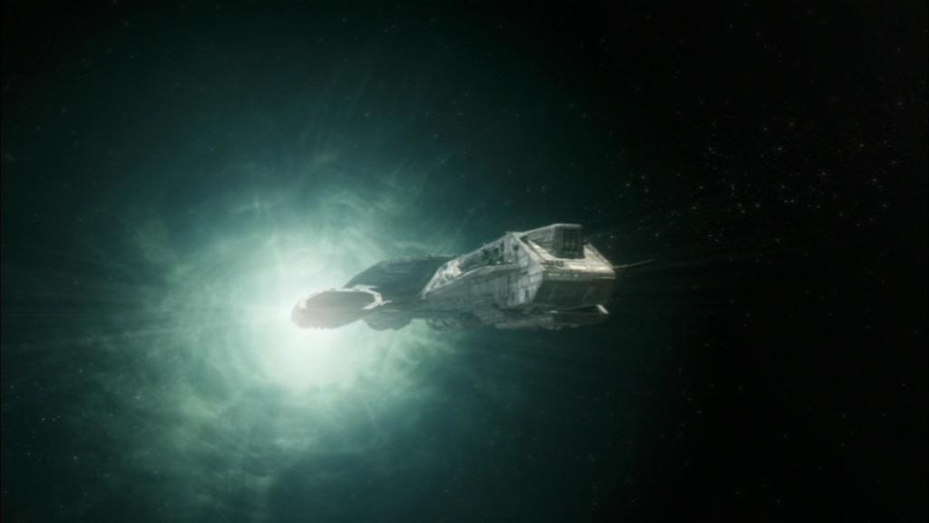 Die Daedalus fällt aus dem Hyperraum.