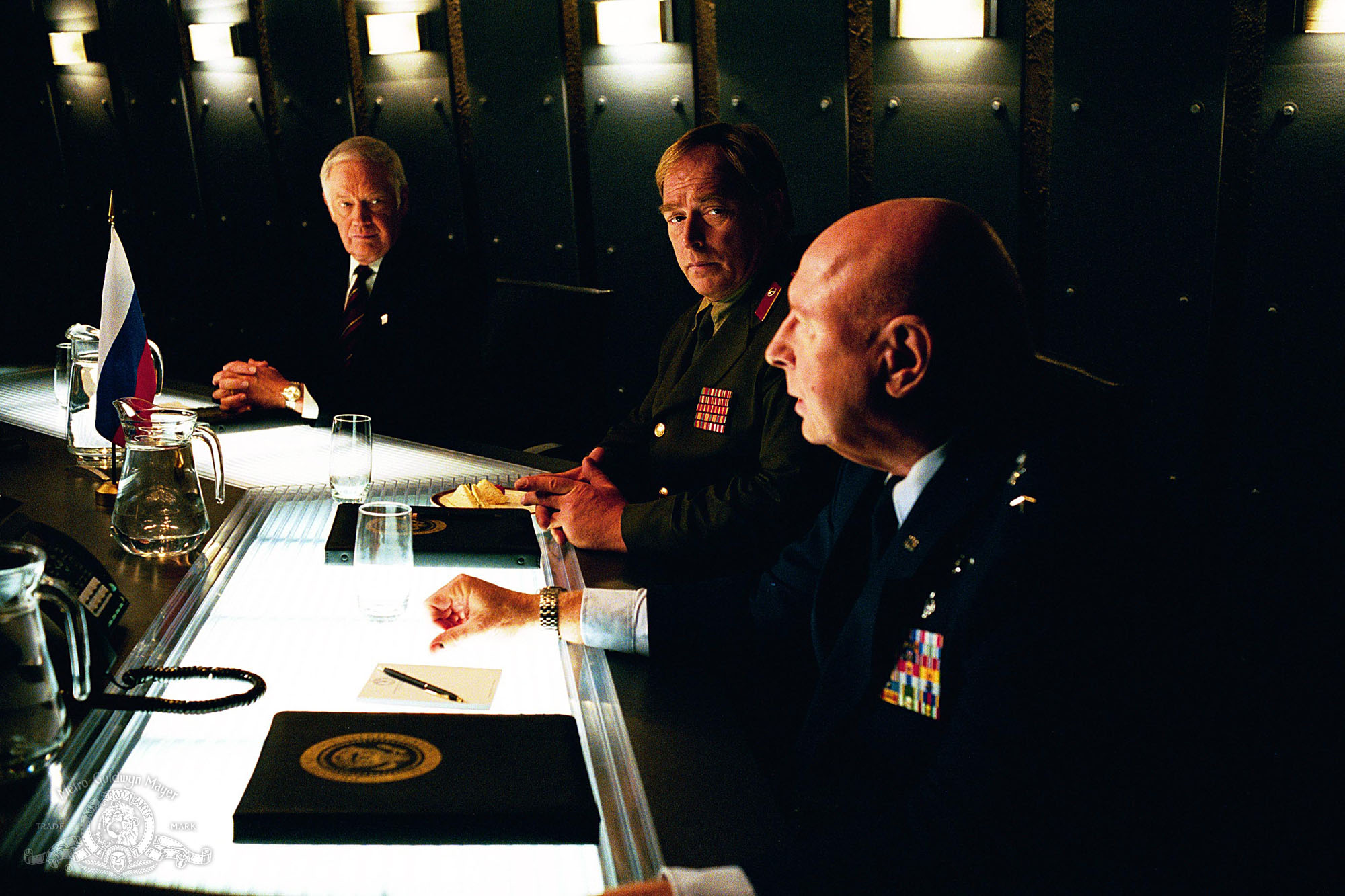Chekov mit General Hammond und Senator Kinsey