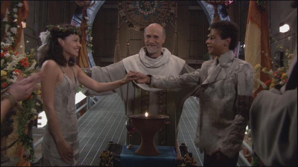 Bra'tac verheiratet Rya'c und Kar'yn.