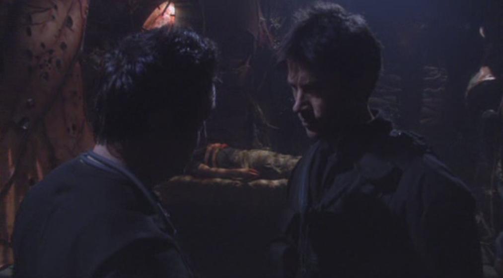 Sheppard und Beckett in der Höhle
