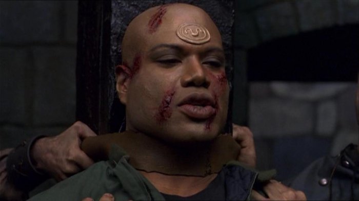 Teal'c nach der Folterung