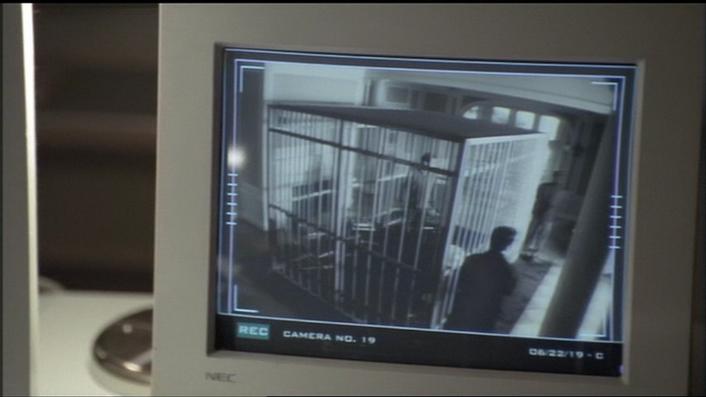 ...der Goa'uld Adrian Conrad auf einem Monitor