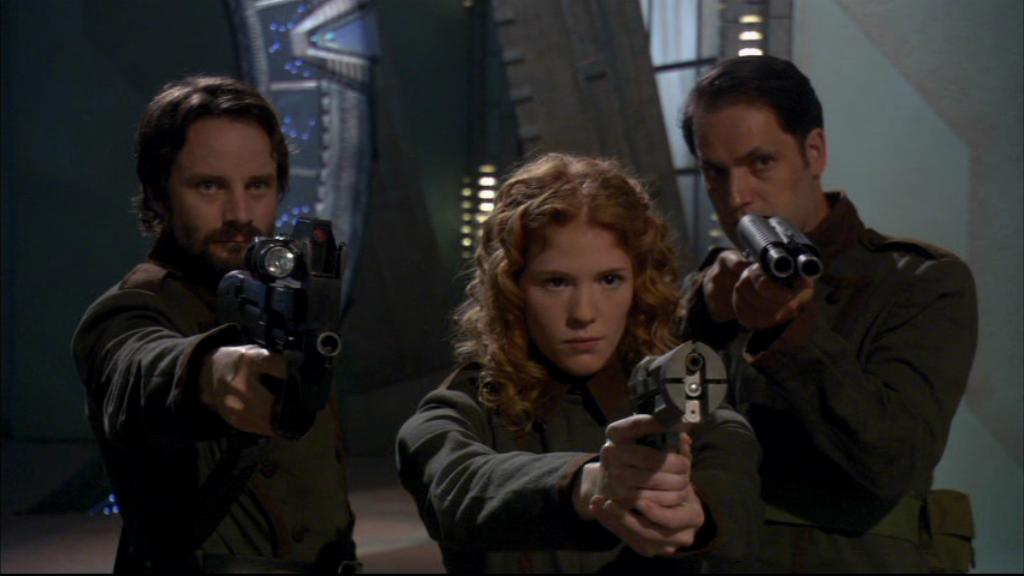 Die Genii überraschen McKay und Weir.