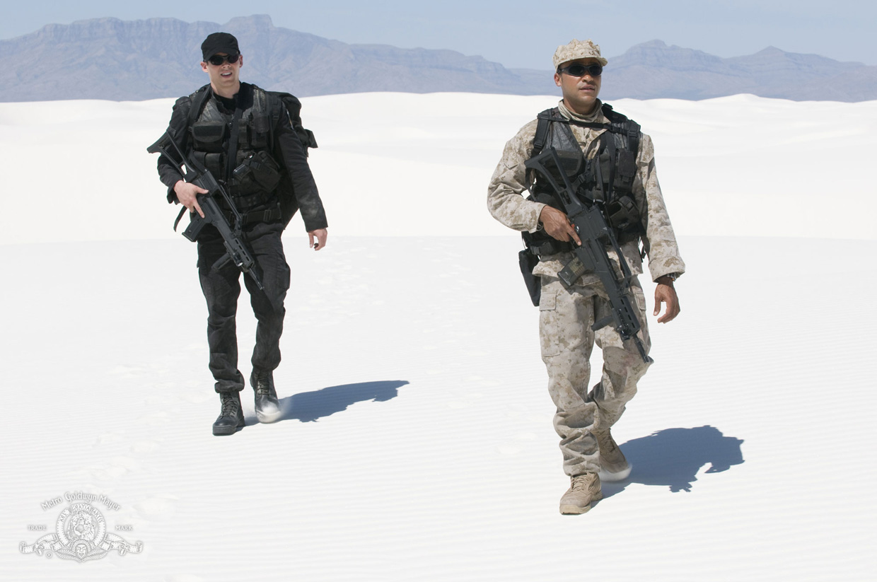 Matthew Scott und Ronald Greer in Stargate Universe