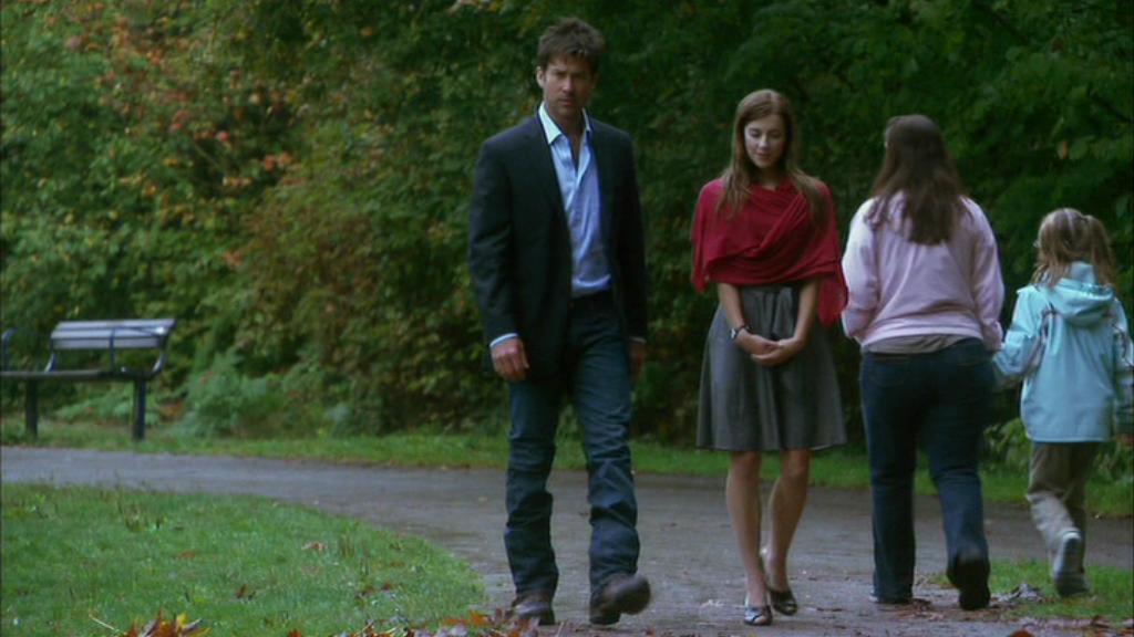 John Sheppard mit Ava Dixon in der virtuellen Realität.