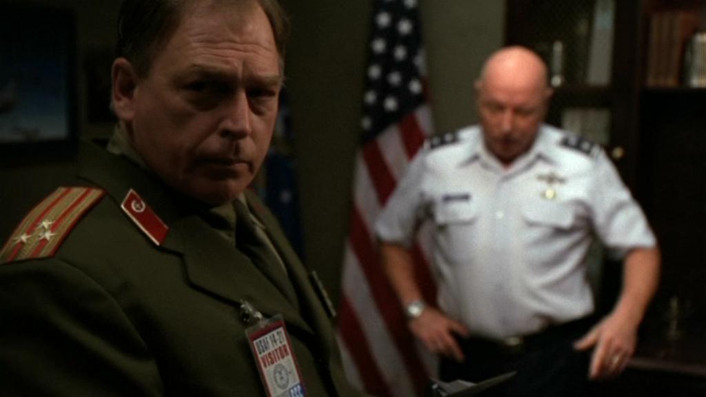 Chekov schlägt ein russisches Mitglied für SG-1 vor.