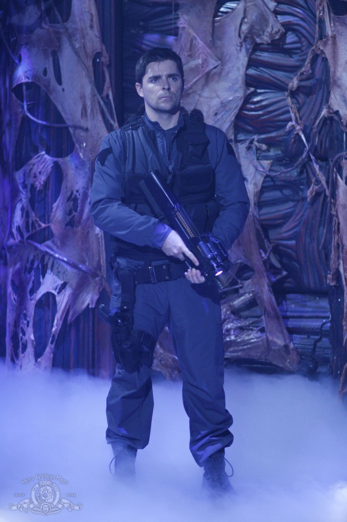 Lorne in SGA_05x17SGA 5x17 Infektion