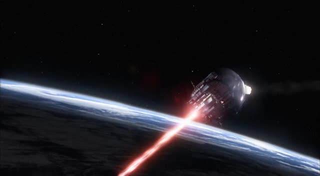Der Satellit feuert.
