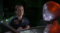Doktor Novak und Hermiod „unterhalten sich“ im Maschinenraum der USS Daedalus.