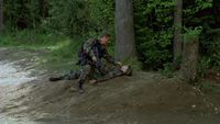 Captain Griff findet die Leiche von Loder.