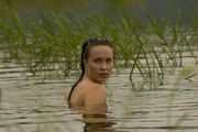 Chloe badet.