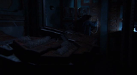 Der Versorgungsraum ohne Strom in SGA_05x14SGA 5x14 Mutterliebe; im Vordergrund einige Konsolen