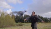 Ein Wraith-Jäger stürzt auf dem Planeten ab.