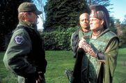 Der Bewahrer, O'Neill und Teal'c diskutieren.
