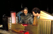 Tony Amendola wird die „Konsole“ erklärt.