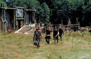 SG-1 ist im Dorf auf PXY-887.
