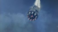 Nach dem Absprengen der Frontpartie sind die zehn Mark IX Raketen zu sehen.