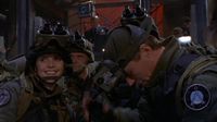 Makepeace geht mit seinem Team und SG-1 auf eine Mission.