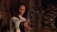 Ka'lel betäubt Maz'rai mit einer Zat, um ihn einer Gehirnwäsche zu unterziehen.